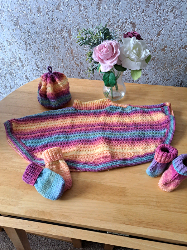 SALE = NEW Trendy Boutique Baby Girl's Cape/Poncho Set 20" (6-9 months old).