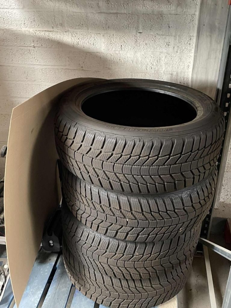 Winter tyres