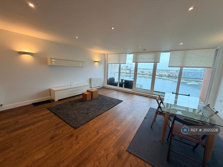 2 bedroom flat in Adriatic Apartments, London, E16 (2 bed) (#3020228)