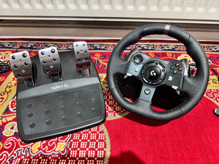 Logitech G920 steering wheel and G shifter