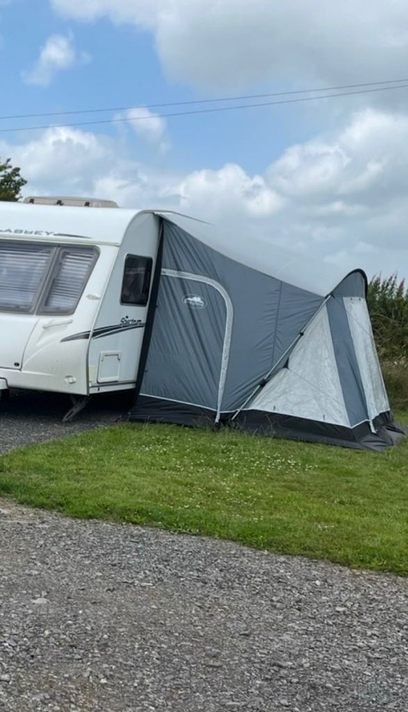 Bridgford sky 325 awning as new 