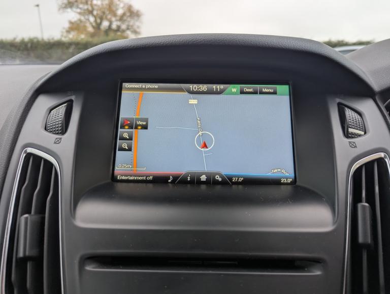 FORD FOCUS 1.6 TITANIUM AUTOMATIC SUPER LOW MILEAGE FULL HISTORY NEW CAMBELT KIT