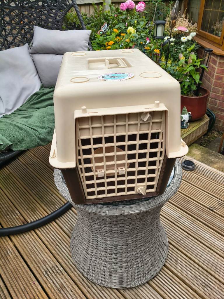 Pet carrier 