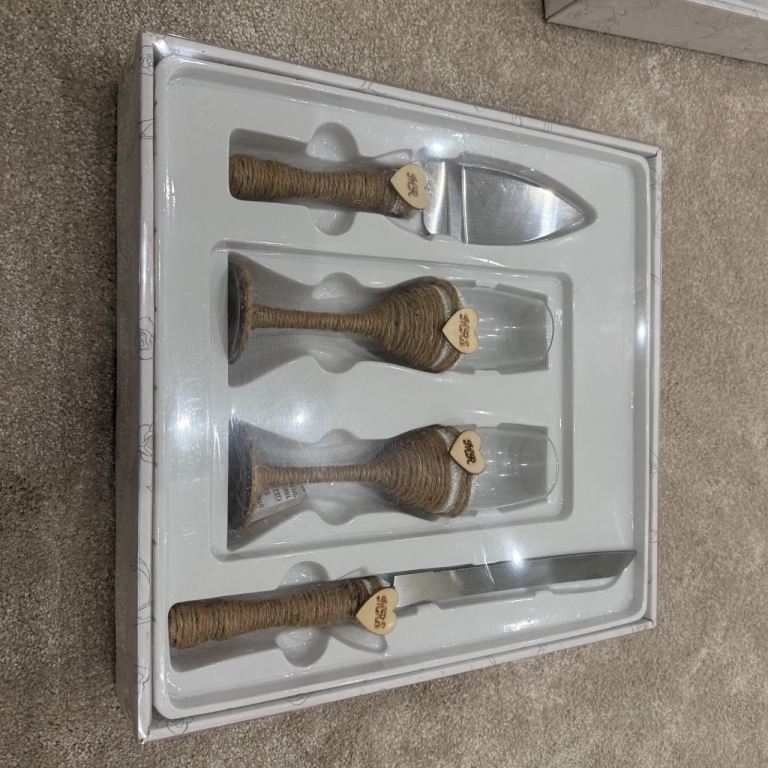 Cake cutter and champagne flute set 