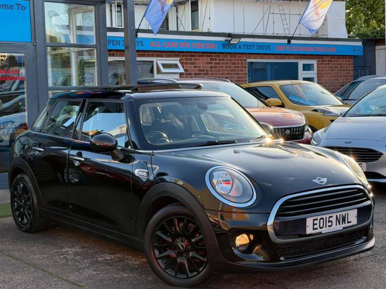 MINI Hatch 1.5 Cooper Hatchback 5dr Petrol Auto Euro 6 (s/s) (136 ps) Petrol Automatic