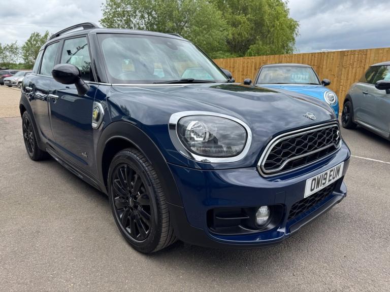 2019 MINI Countryman COOPER S E ALL4 CLASSIC Hatchback Hybrid Automatic