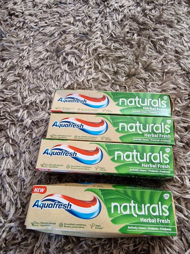 Aquafresh & Sensodyne Toothpaste – New, Bulk Lot