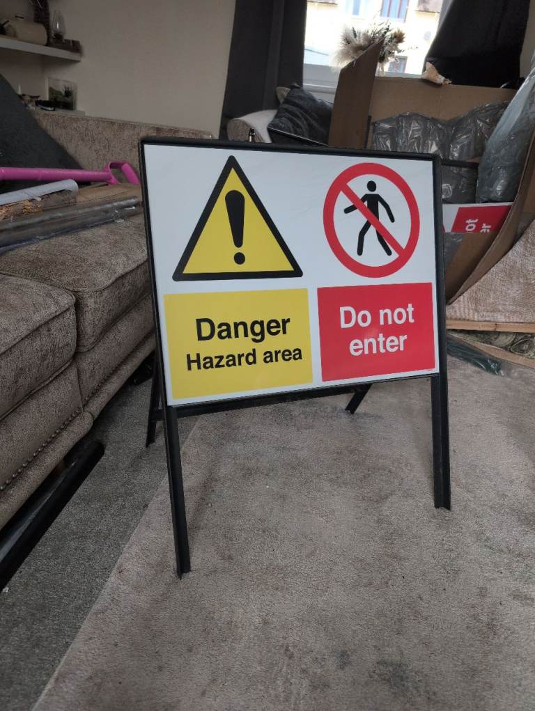 2 danger signs with stands