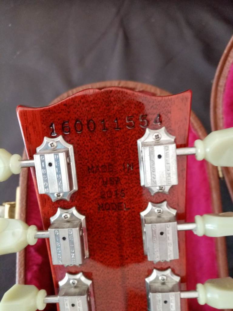 Gibson Les Paul Traditional Iced Tea 2016 plus case.