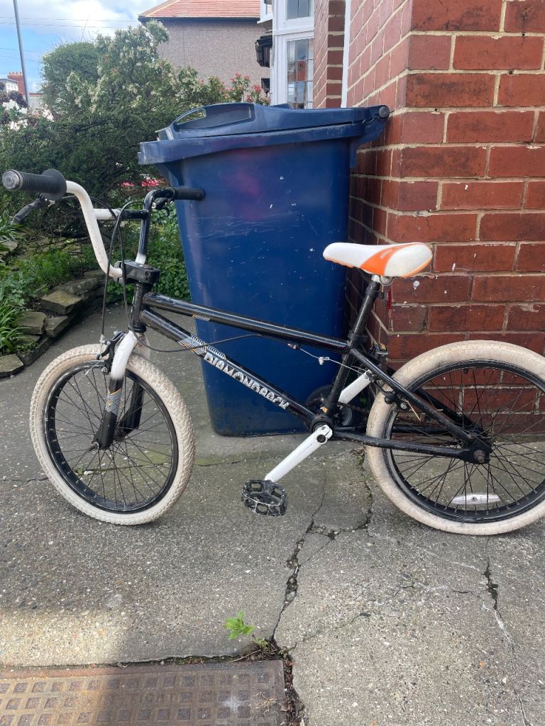 Diamondback BMX Bike - Black with White Tyres