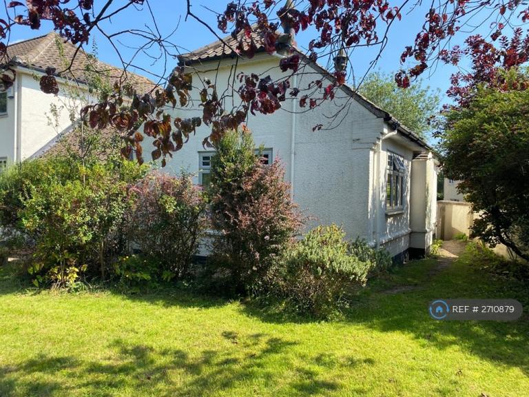 1 bedroom house in Norwich Street, Hingham, NR9 (1 bed) (#2710879)