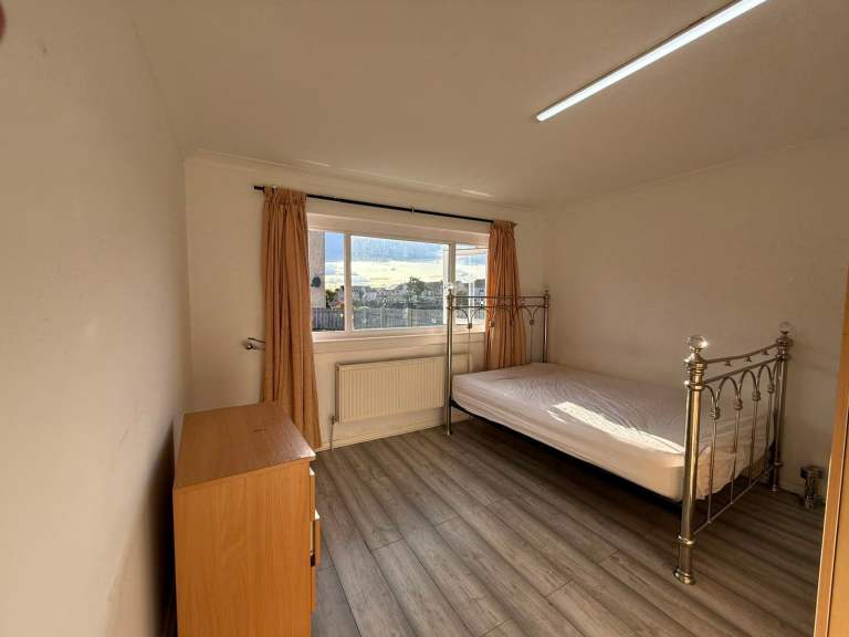 Furnished Double Room - Bills Inc - ML1 4SY (Motherwell, Holytown)