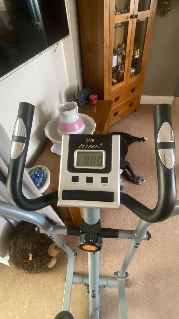 V fit exercise machine