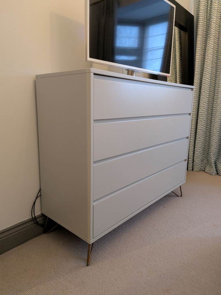 4 Drawer Dresser - Light grey