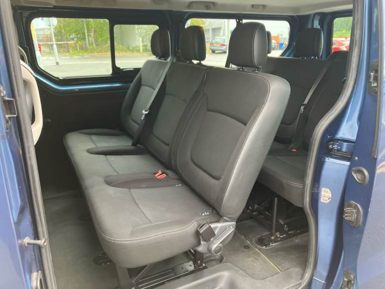 2020 Renault Trafic LL30 ENERGY dCi 120 Sport Nav 9 Seater Standard Roof Minibus DIESEL Manual