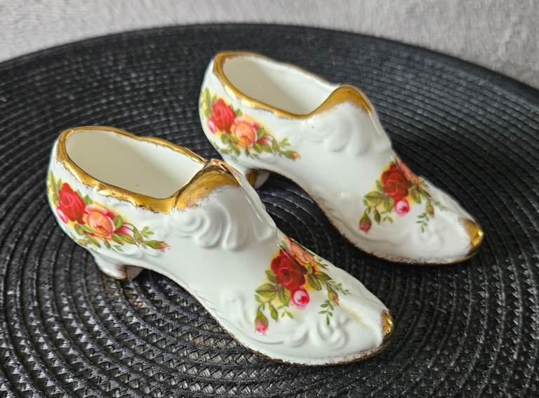 Royal Albert Old Country Roses miniature decorative shoes 