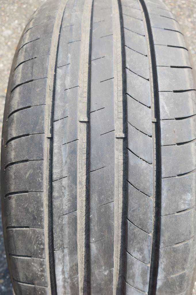 GOODYEAR 215/50R18 96W Eagle F1