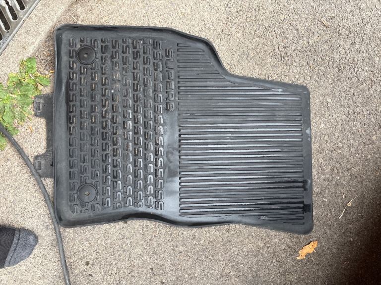 Skoda superb 2016 rubber floor mat