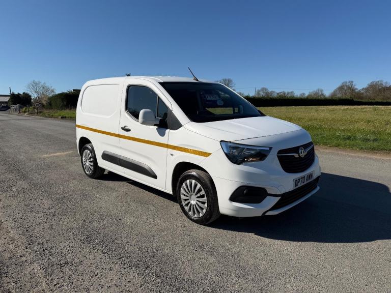 Vauxhall Combo 1.5 Turbo D 2300 Sportive Panel Van 4dr Diesel Manual ... 2020/70