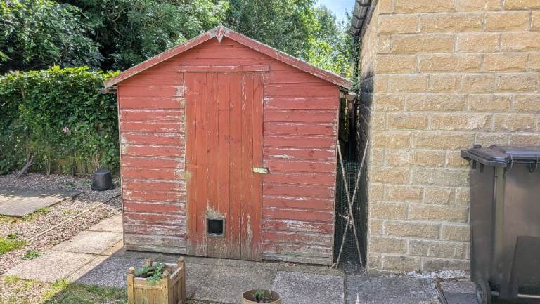 Free Garden Shed for a Good Home (~ 220m x 240m)