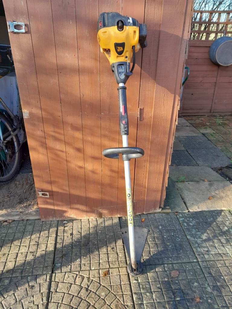Jcb strimmer