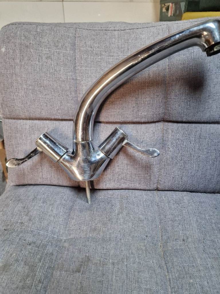 Kitchen sink taps 