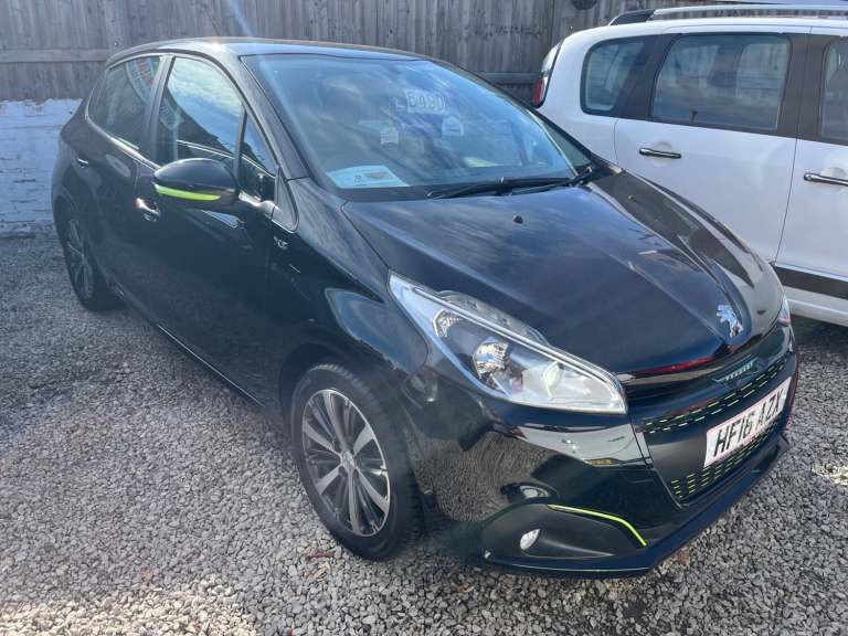 2016 Peugeot 208 1.2 PureTech XS-Lime 5dr HATCHBACK Petrol Manual