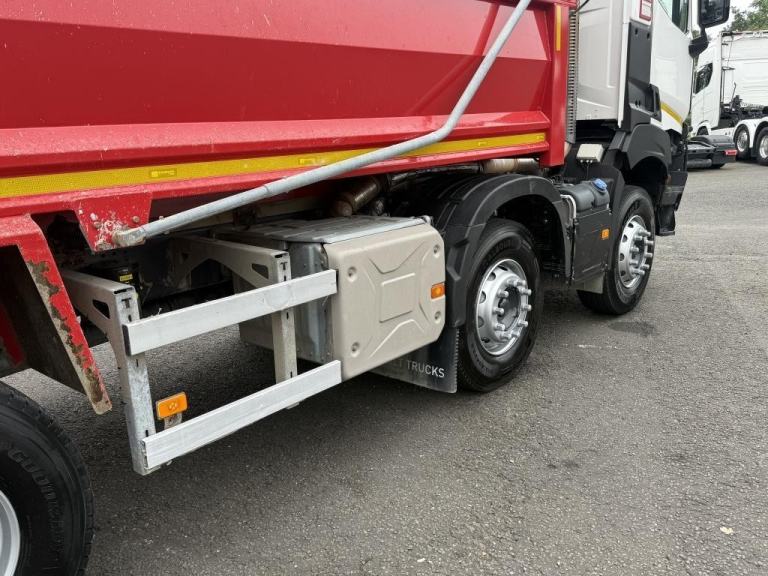 2022 RENAULT K440 8X4 32T TIPPER