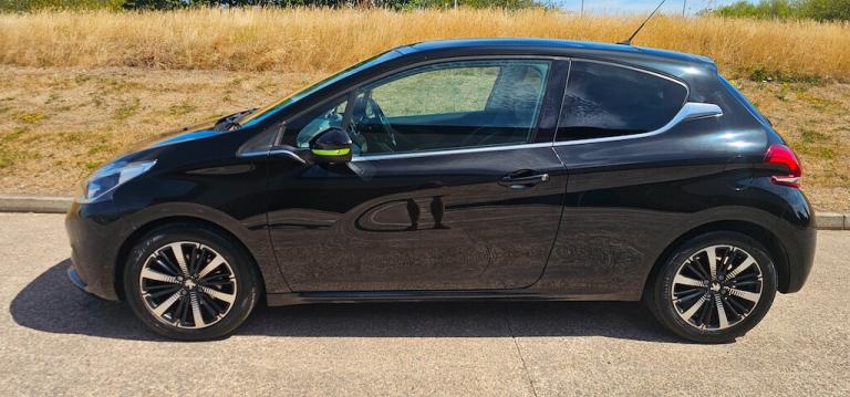 2015 Peugeot 208 ALLURE Hatchback Petrol Manual