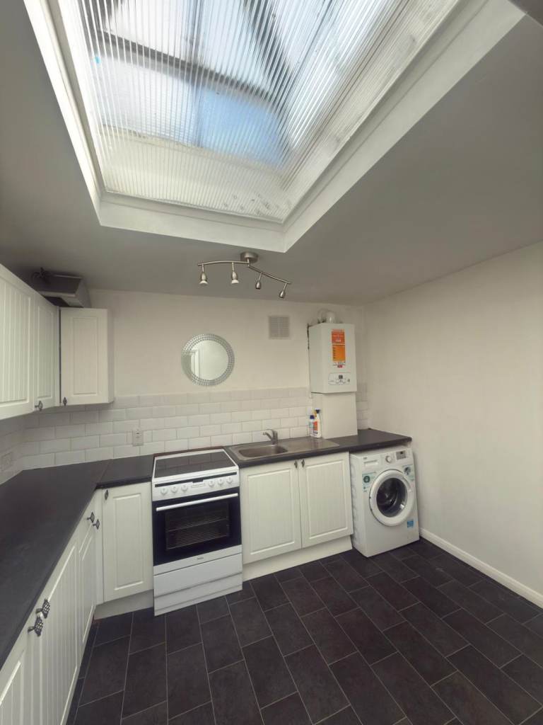 Two bedromm flat for rent 