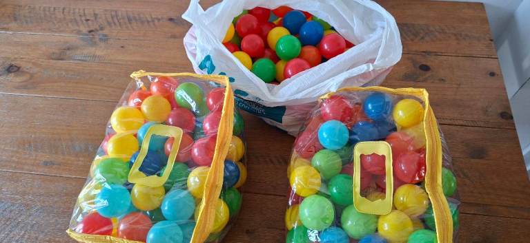 Ball pit balls 