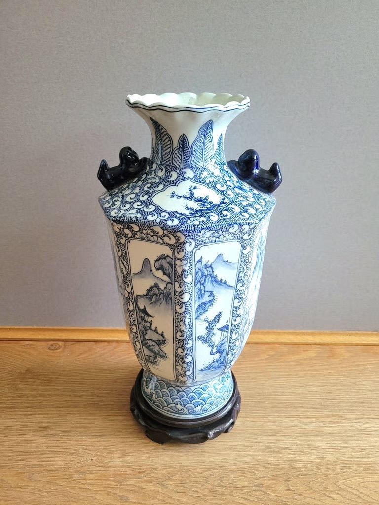 Antique Style Blue & White Chinese Vase