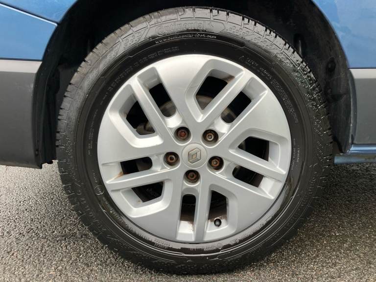 2020 Renault Trafic LL30 ENERGY dCi 120 Sport Nav 9 Seater Standard Roof Minibus DIESEL Manual