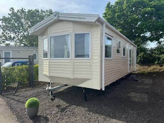Static caravan to rent Surrey/Sussex 