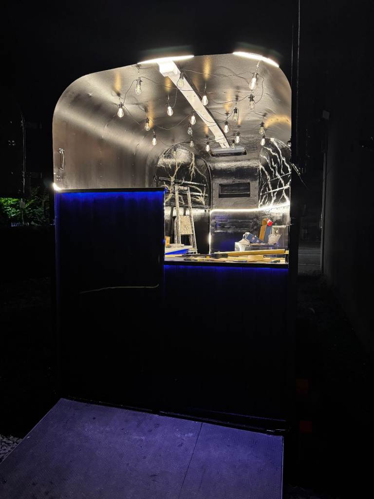 Converted Horsebox Hersteller: KNOTT Gmbh D 83125