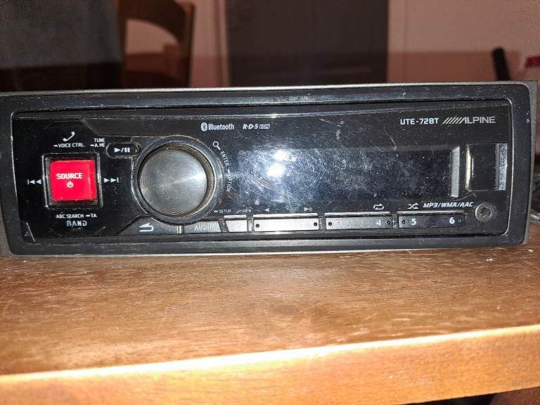 Alpine UTE-72BT Car Stereo 