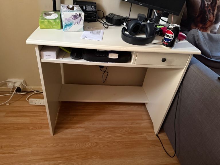 White desk 