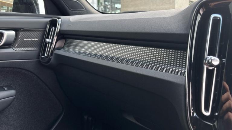 2025 Volvo XC40 Ultra, B4 Mild hybrid, Petrol, Dark Estate Petrol Automatic