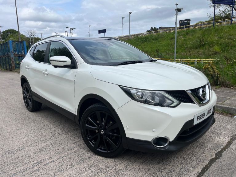 2015 Nissan Qashqai Tekna 1.6 DCI Automatic auto Low Miles