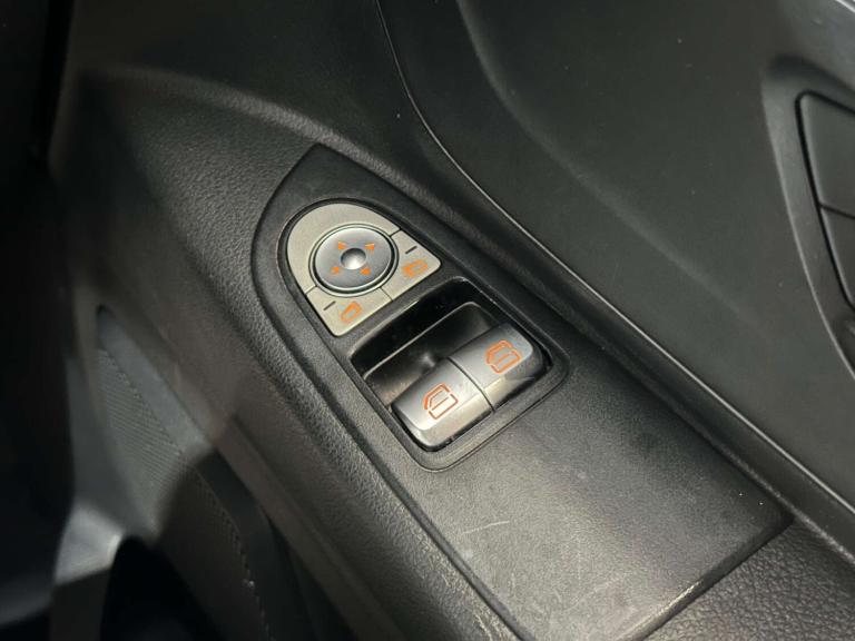 2015 Mercedes-Benz Vito 114CDI BlueTec Crew Van PANEL VAN DIESEL Automatic