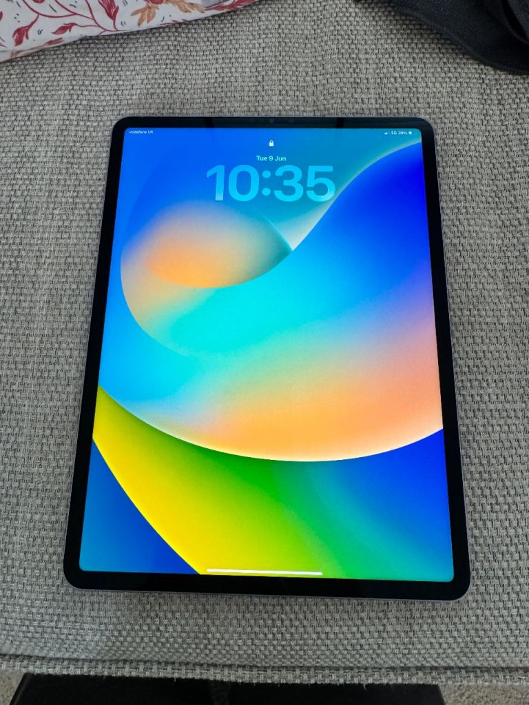 Apple iPad Pro 12.9” 6th Gen M2 512GB Wi-Fi + Cellular (5G) – Space Grey – Unlocked 