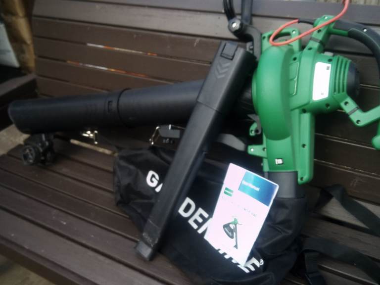 Garden Leaf Blower/Vacuum - Good Condition