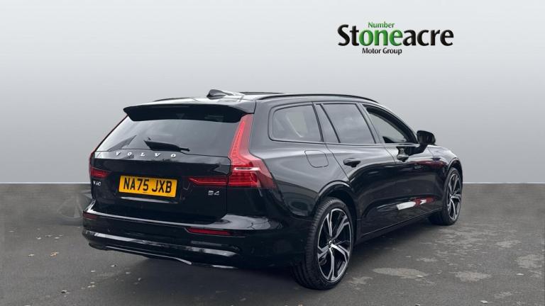 2025 Volvo V60 Plus, B4 Mild hybrid, Petrol, Dark ESTATE Petrol/Electric Hybrid Automatic