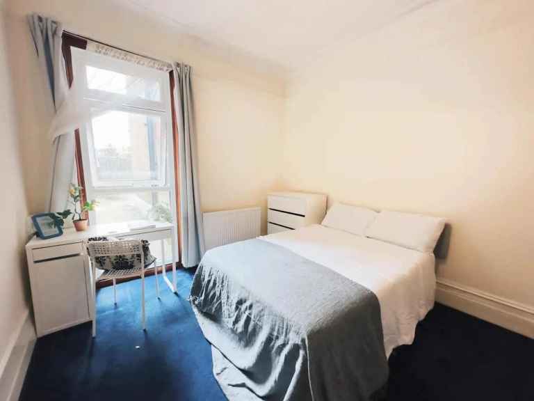 LOVELY DOUBLE ROOM AVAILABLE IN EAST HAM 🔑