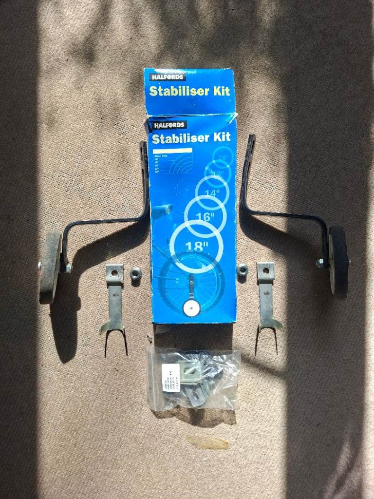 Halfords Stabiliser Kit for Kids Bikes – As Good As New