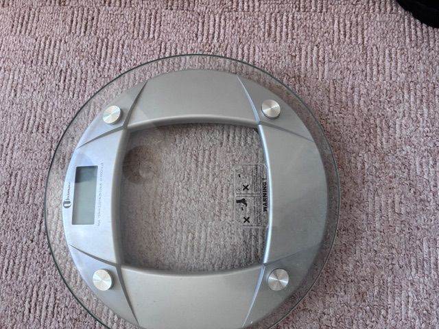 Digital Bathroom Scales – Clear Glass Top, Good Condition