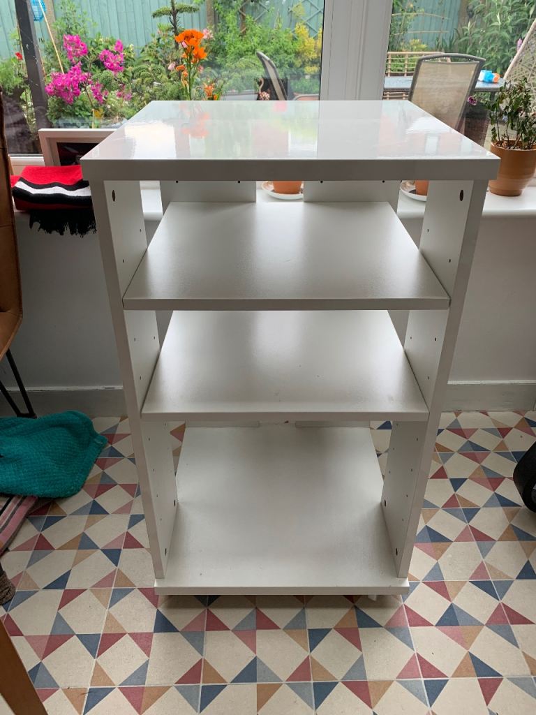 Media/shelving unit on castors 