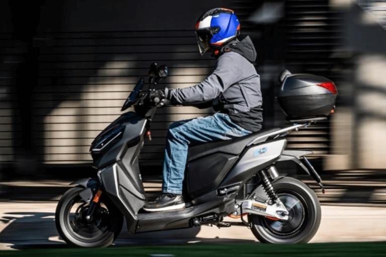 MGB Lifan E4 50cc 1200W Duel Battery Save £1000 Road Legal Electric Moped Sco...