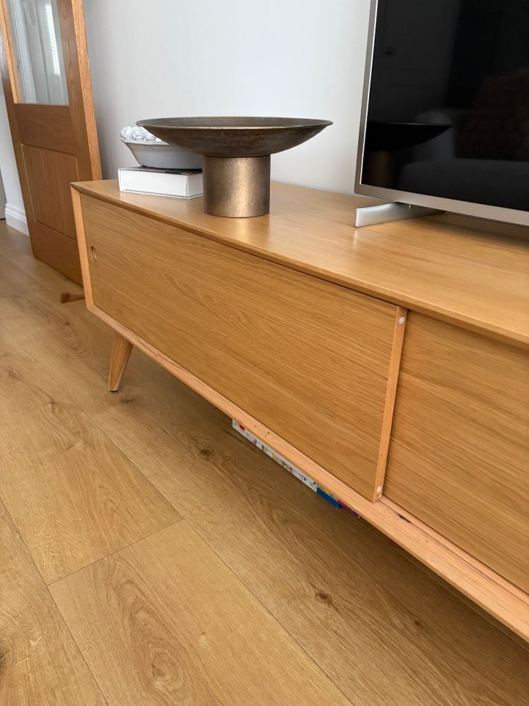 Oak tv unit
