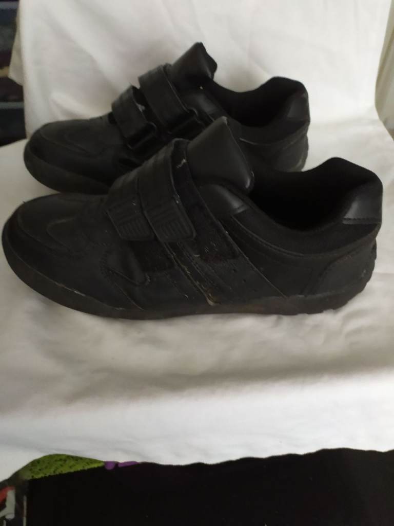black school shoes in adult size 6
